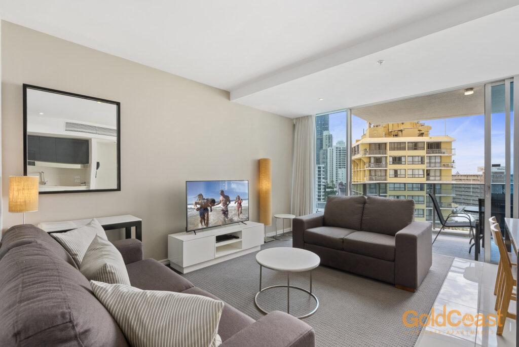 5 Pros & Cons of a Gold Coast Holiday Apartment Rental